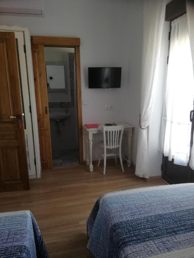 Hostal El Lugar De La Mancha Argamasilla de Alba Buitenkant foto